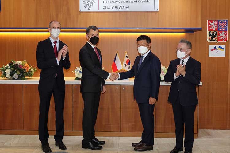 Вице-председатель Nexen стал почетным консулом Чехии